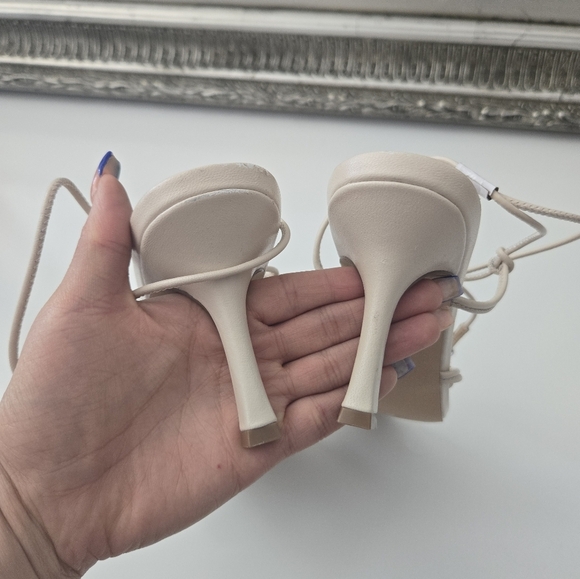 Ann Taylor KNOTTED STRAPPY SANDAL-MISSY. PEARL SHADOW. Size 8.5. New. - Picture 4 of 7